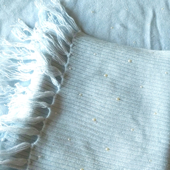 Sweater & Scarf - Picture 14 of 17